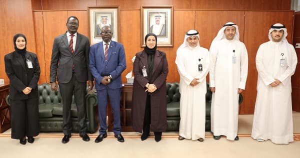 مدير عام 'القوى العاملة' تبحث مع سفير جنوب السودان تطوير آليات العمل وتبادل الخبرات
